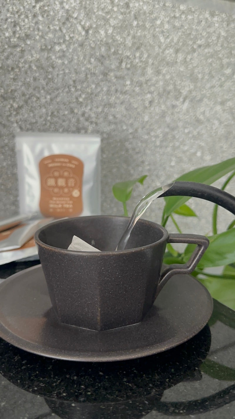 台湾茶の焙煎鉄観音ミルクティー3in1(4パック入り)